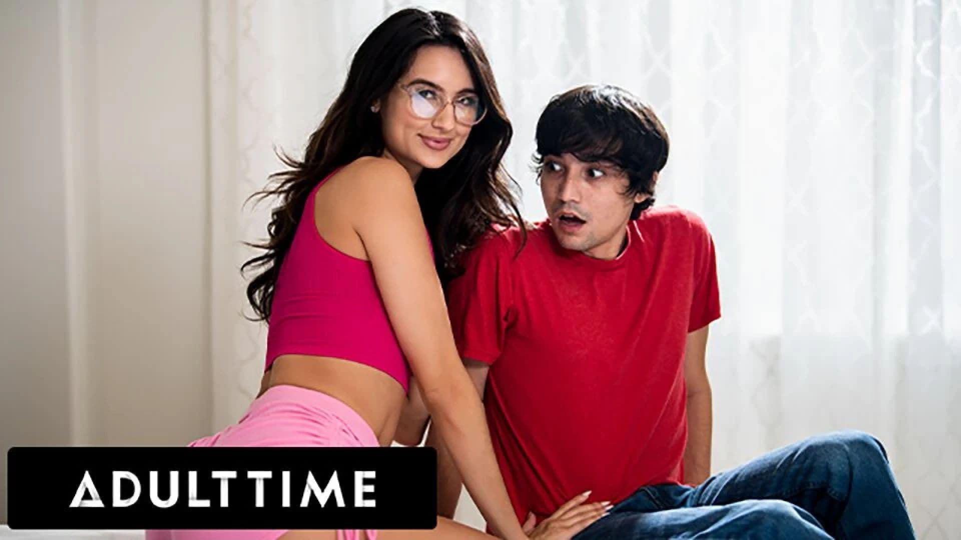 Stepsis Eliza Ibarra Accidentally Fucks Her Stepbro After Putting On The Wrong Glasses!