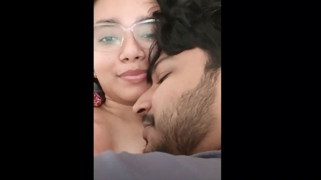 Desi Indian Girl Fucking with Friend and Blowjob