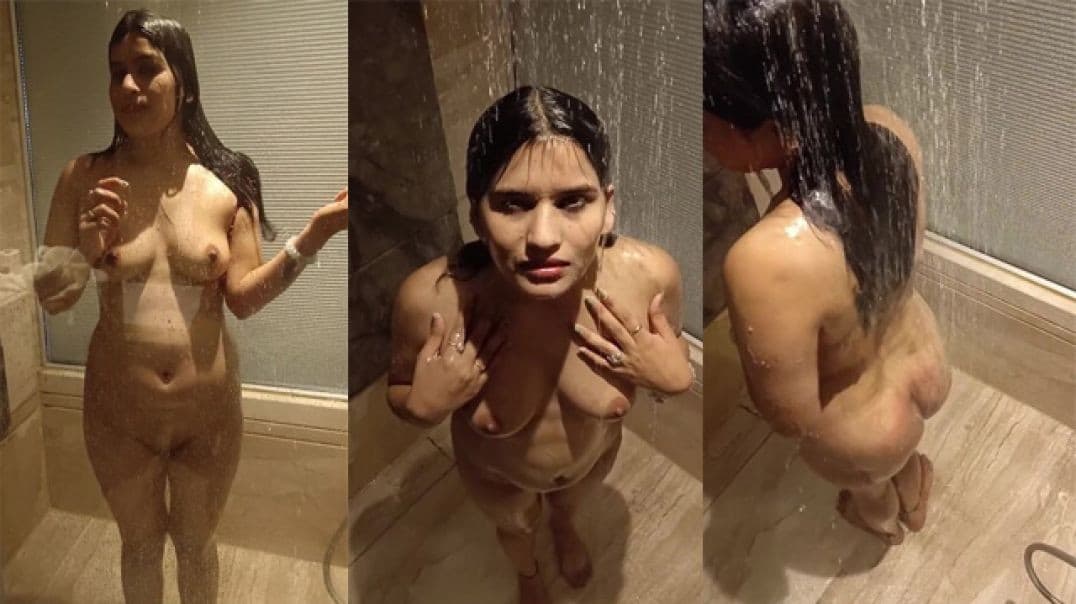 Desi Cute Bhabhi in Shower & Sucking Cock