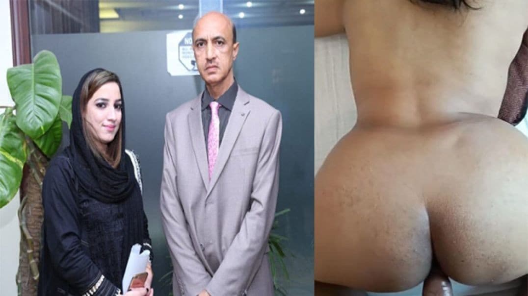 Young Secretary Fucking with Manager in Hotel Hindi Audio