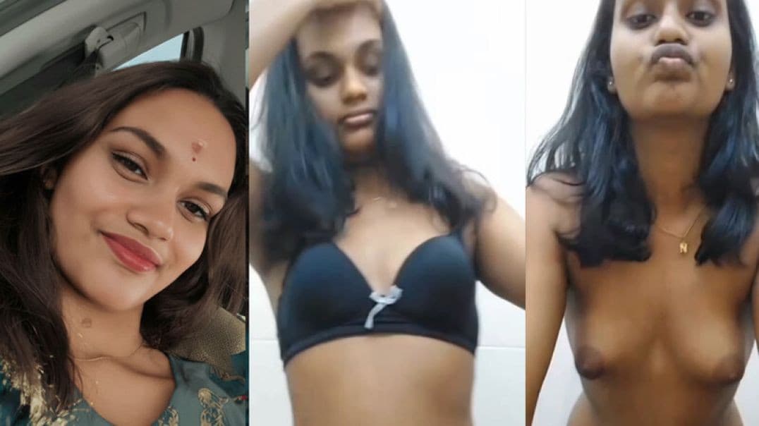 Singapore Tamil Hottie's Big Boobs Show