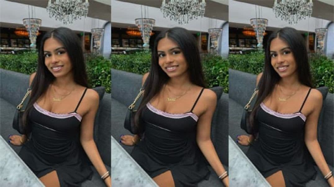 Gorgeous Brown NRI Office Babe Takes a Big Cock