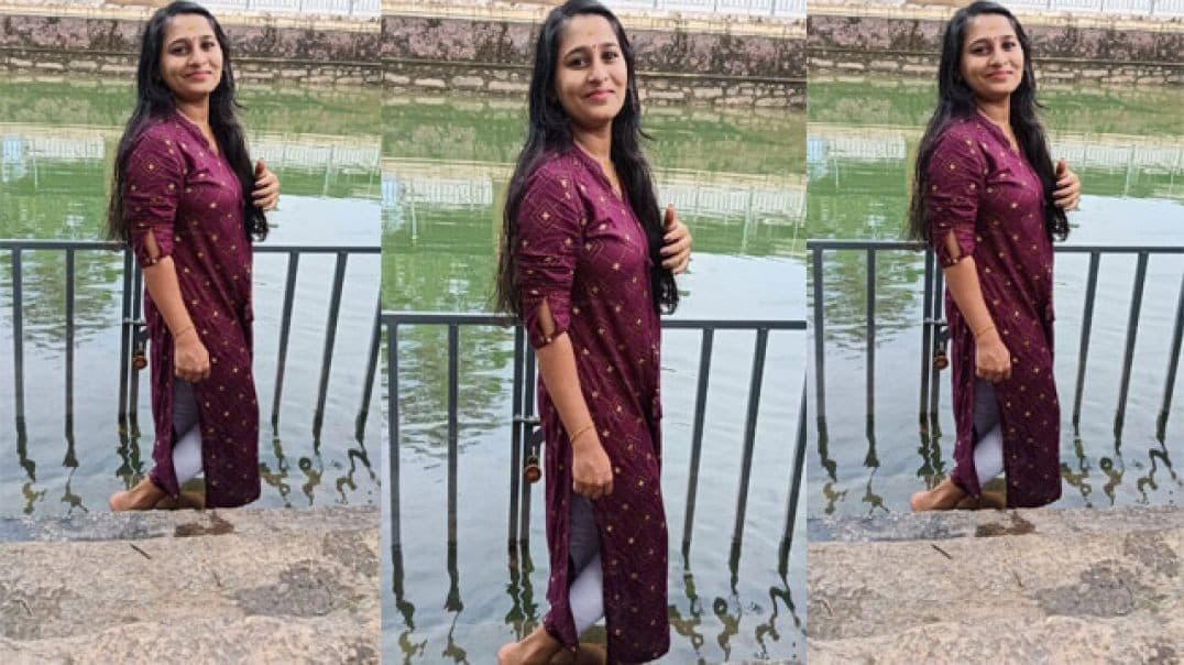 Mallu Young Aunty Exposing Boobs and Pussy