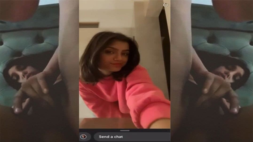 Snapchat Beautiful Sexy GF Showing And Horny Fingering