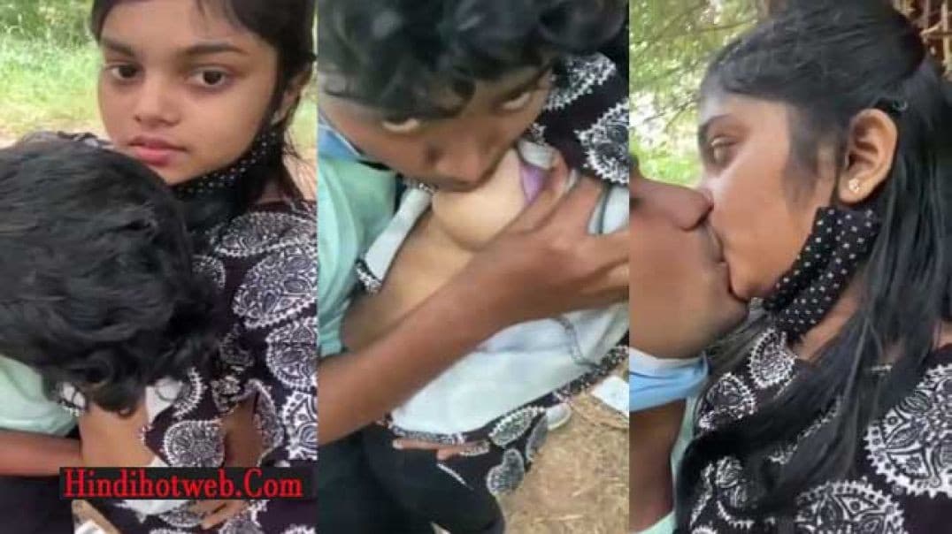 Beautiful Desi College Girl Having Fun With BF In Outdoor