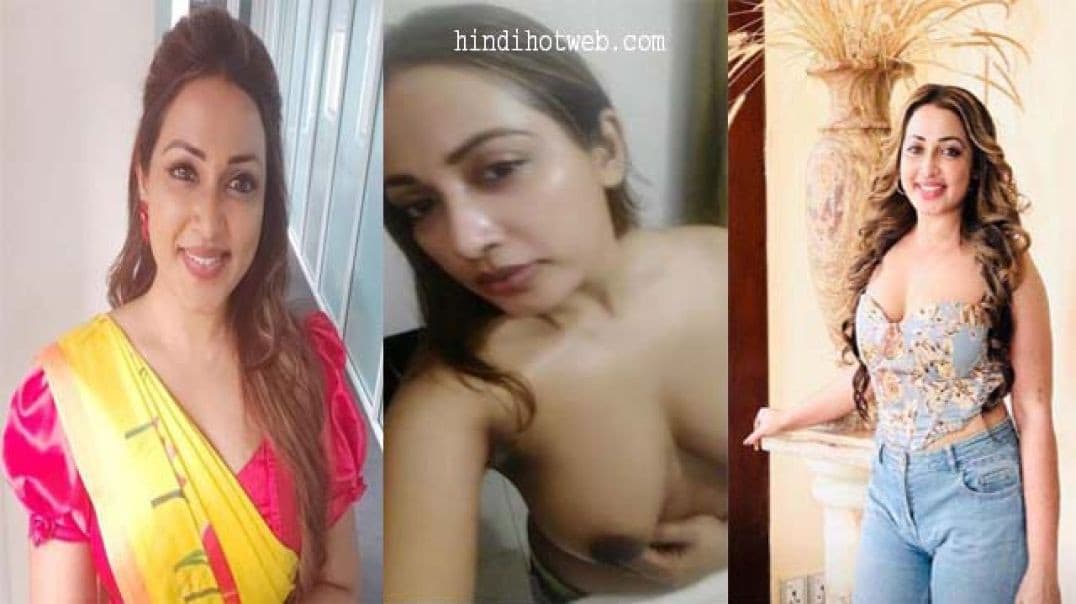 Punjabi Girl Pussy Fingered & Fucking with Boyfriend in Hotel