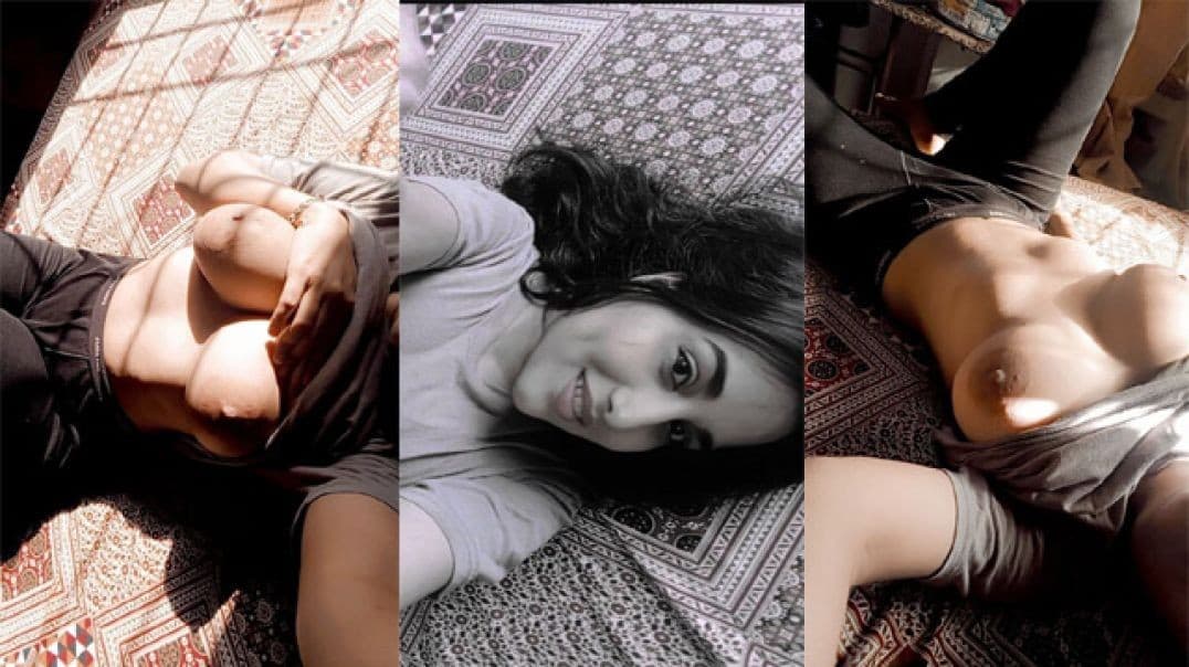 Beautiful Chubby Maal Squeezing Boobs